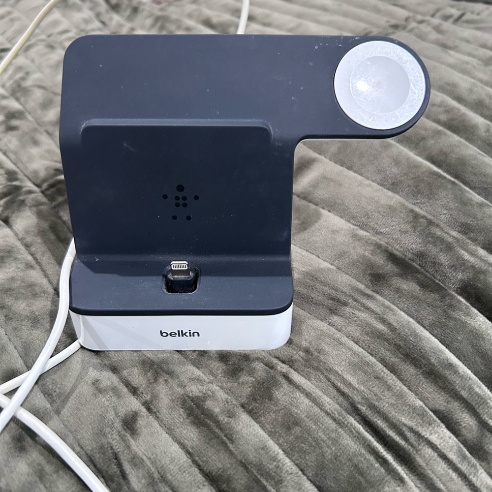 Belkin Dual-Tone Charging Station